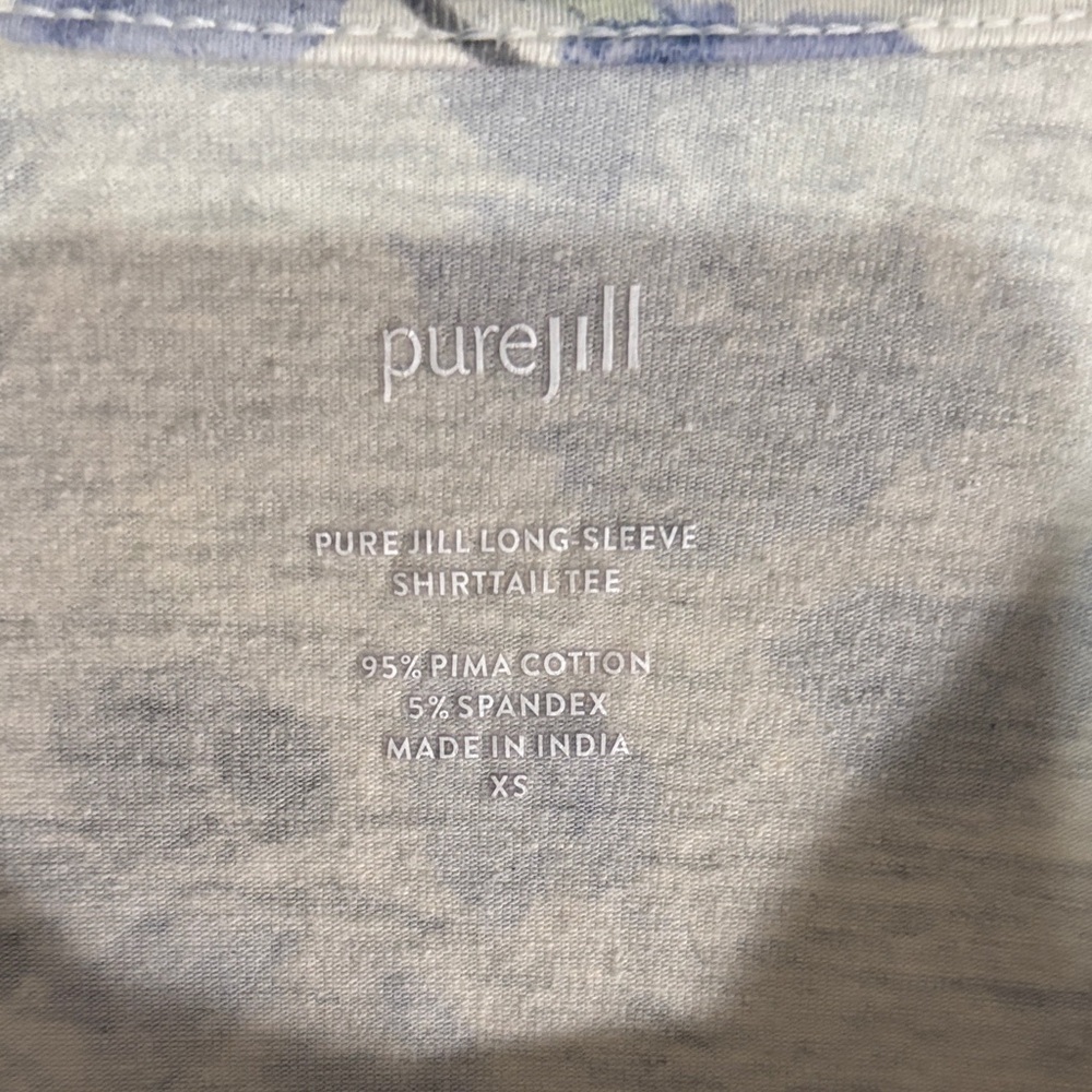 Crewneck Long-Sleeve Floral Tee in Light Gray and Blue - Picture 2 of 8